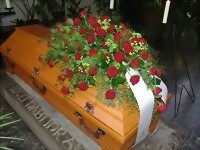 Zeige Details für Sarggesteck mit roten Rosen - TF-155 Bild von Sarggesteck mit roten Rosen - TF-155