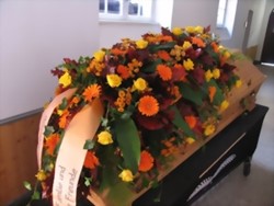 Zeige Details für Sarggesteck in gelb, orange - TF-142 Bild von Sarggesteck in gelb, orange - TF-142