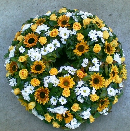 Bild von Biedermeierkranz mit Sonnenblumen - TF-82